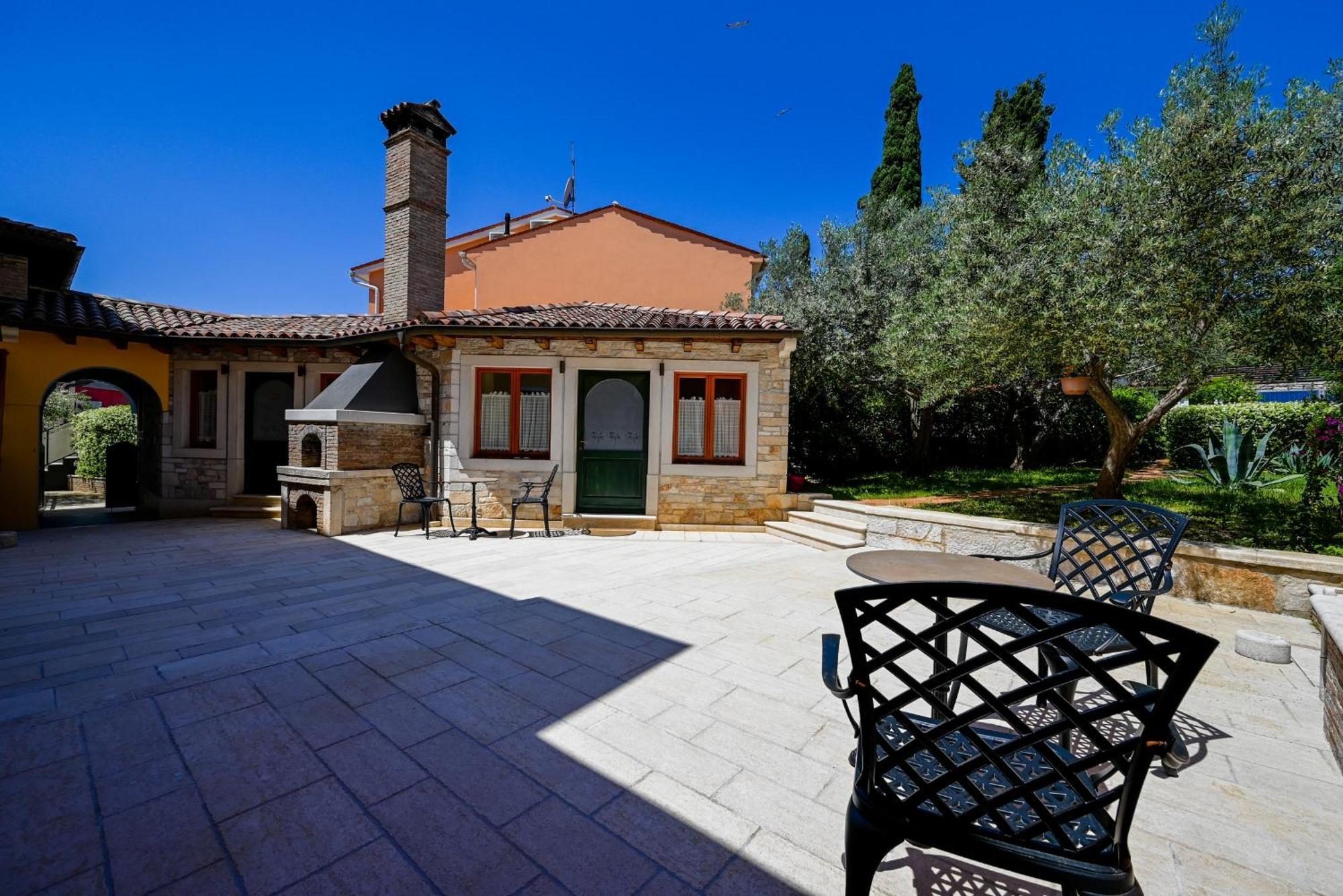 Casa Degli Artisti Hotell Rovinj Exteriör bild